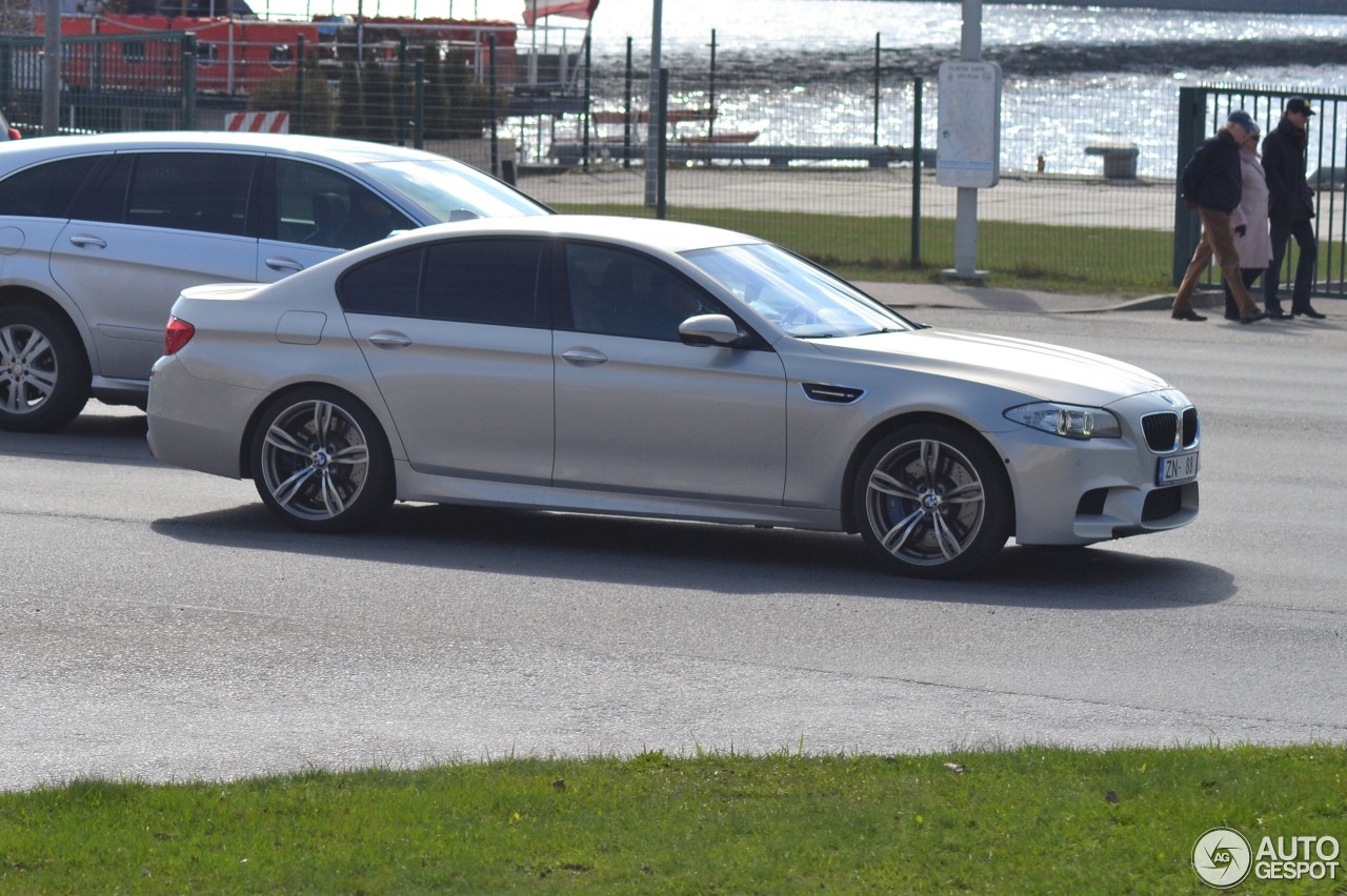 BMW M5 F10 2011