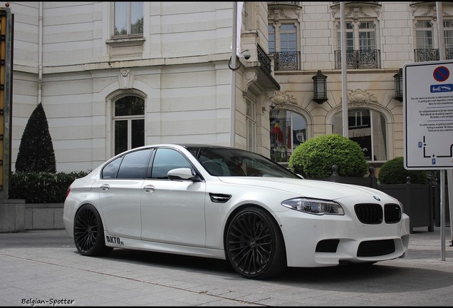 BMW M5 F10 2011