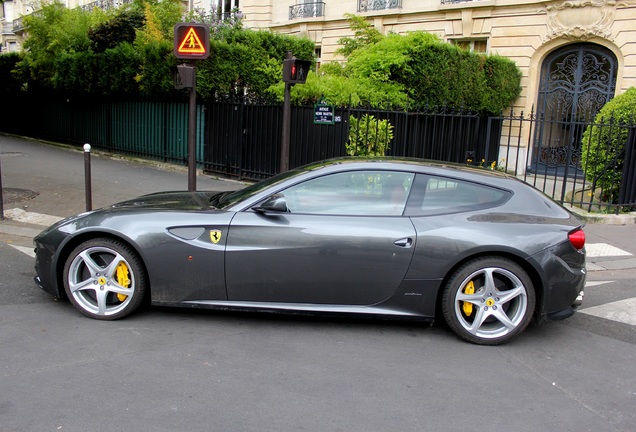 Ferrari FF