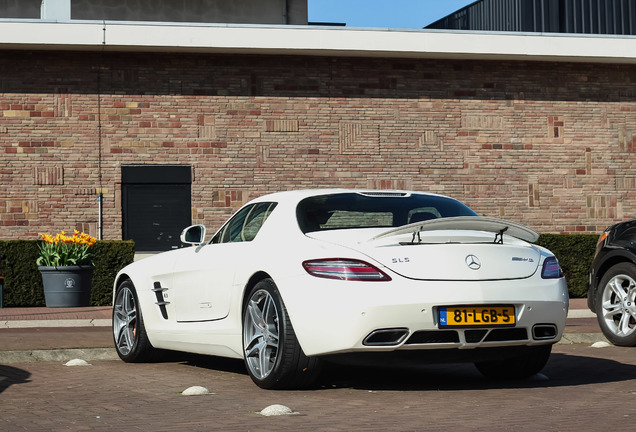 Mercedes-Benz SLS AMG