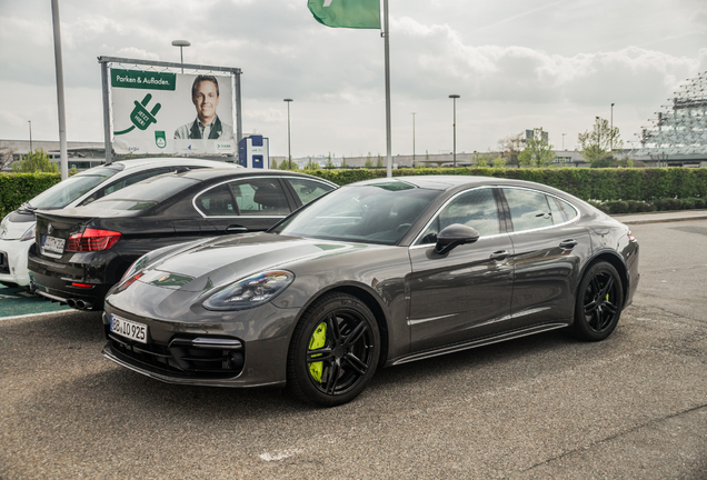 Porsche 971 Panamera Turbo S E-Hybrid