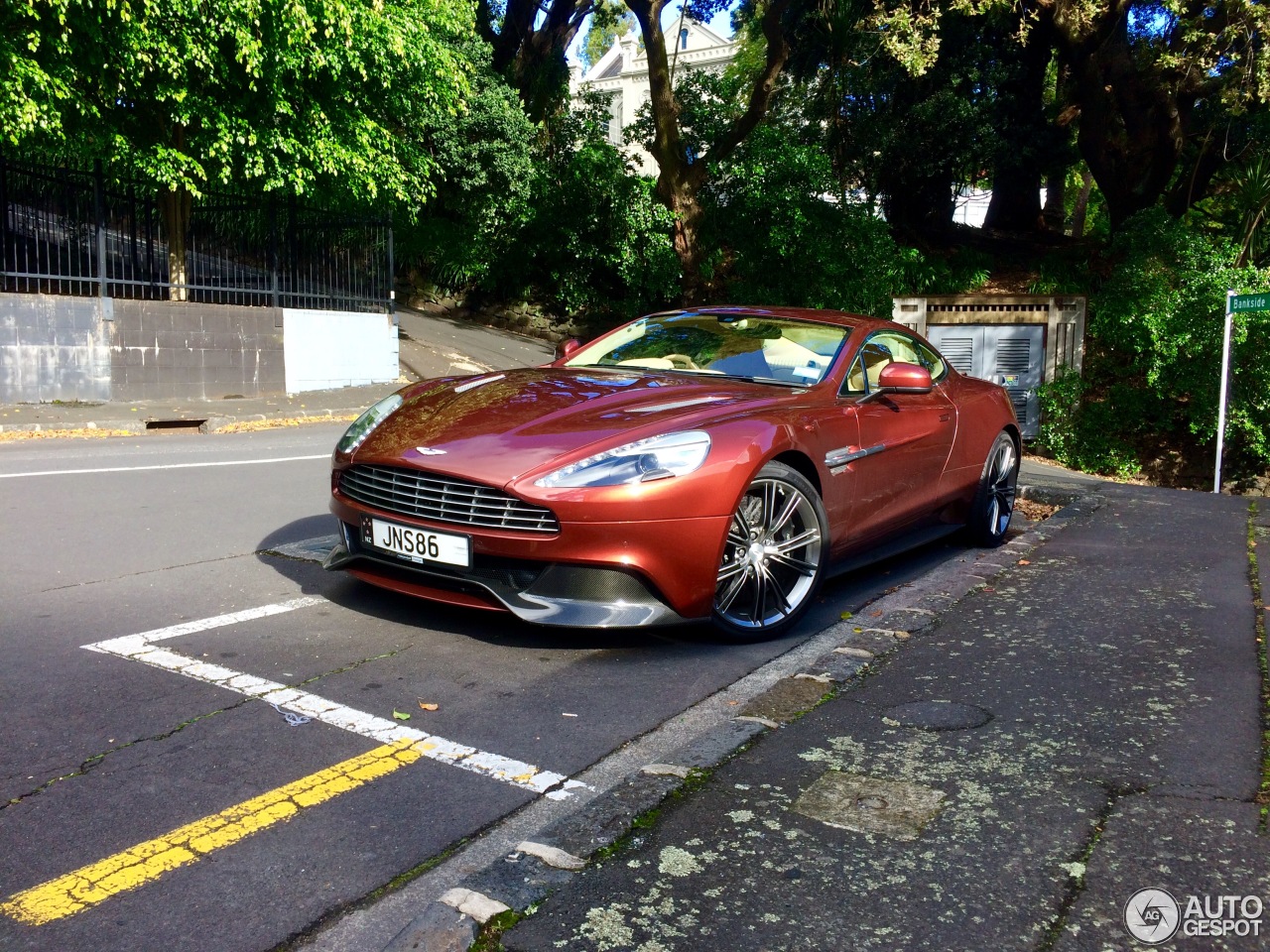 Aston Martin Vanquish 2013