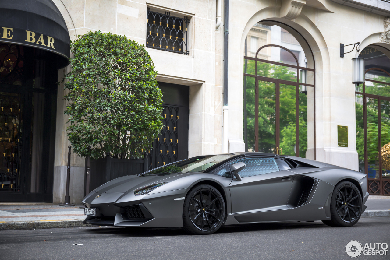 Lamborghini Aventador LP700-4 Roadster