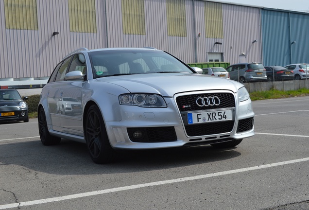 Audi RS4 Avant B7