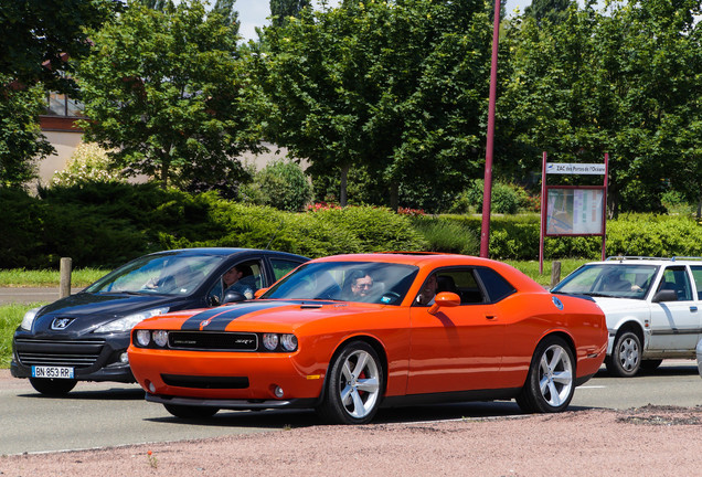 Dodge Challenger SRT-8