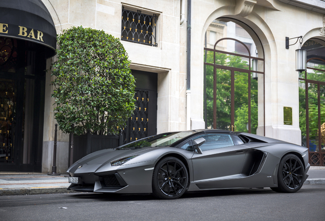 Lamborghini Aventador LP700-4 Roadster