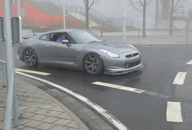 Nissan GT-R