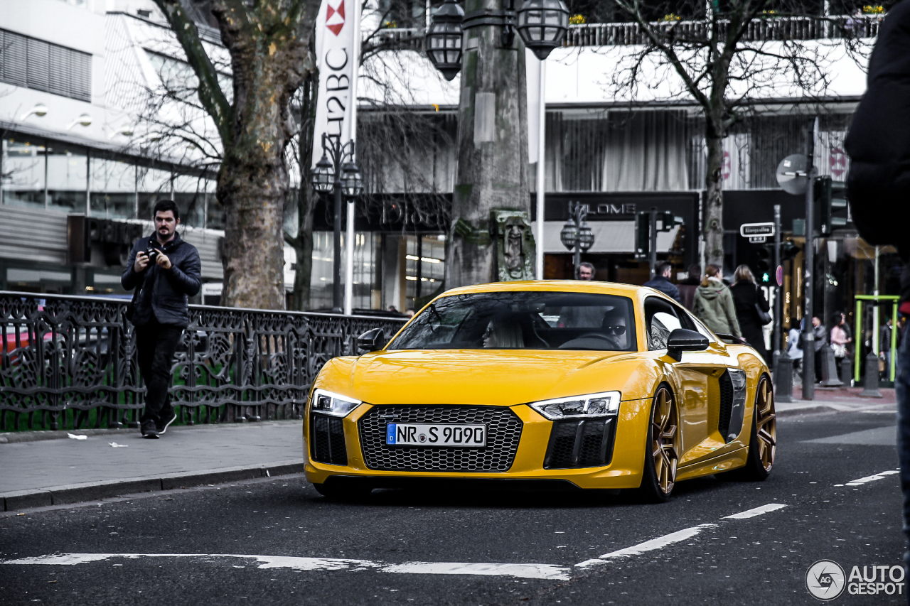 Audi R8 V10 Plus 2015