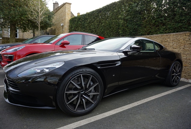 Aston Martin DB11