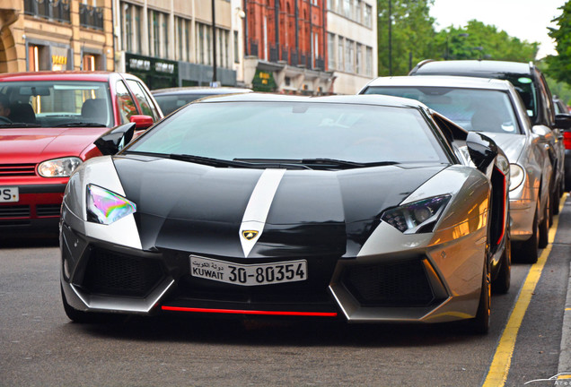 Lamborghini Aventador LP700-4 Roadster