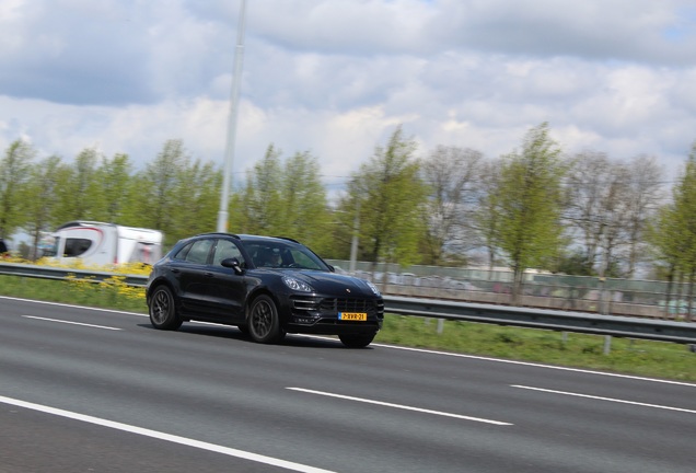 Porsche 95B Macan Turbo