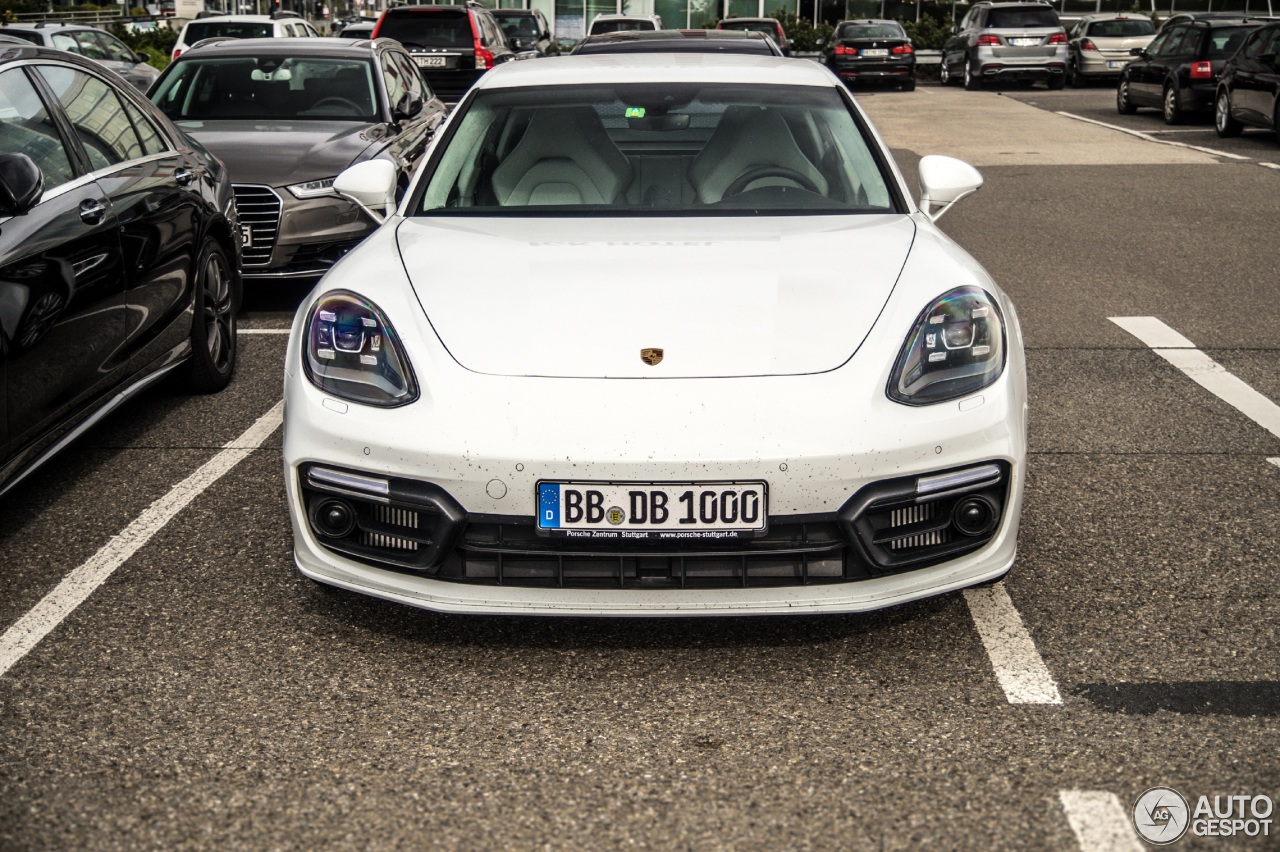 Porsche 971 Panamera Turbo