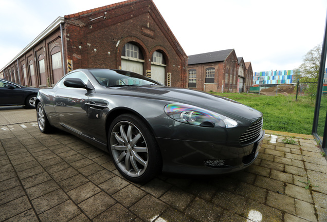 Aston Martin DB9