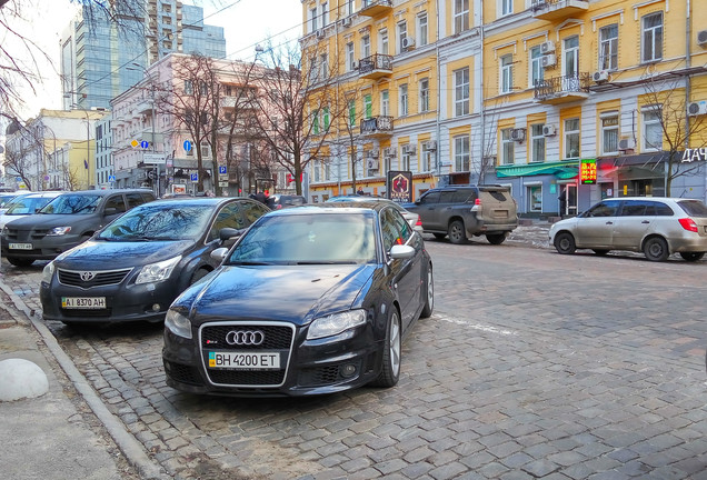 Audi RS4 Sedan