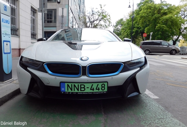 BMW i8