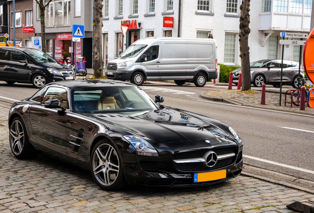 Mercedes-Benz SLS AMG