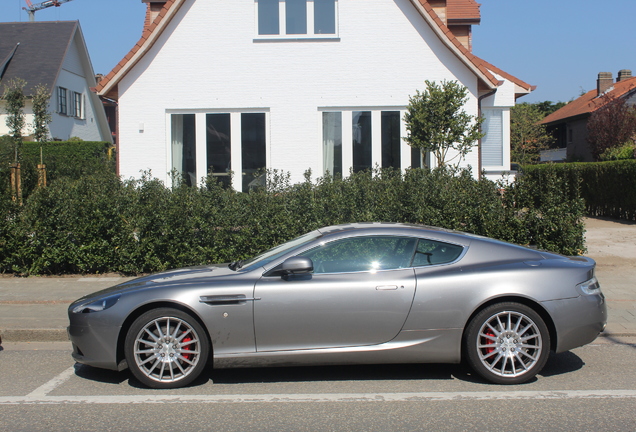 Aston Martin DB9 2010