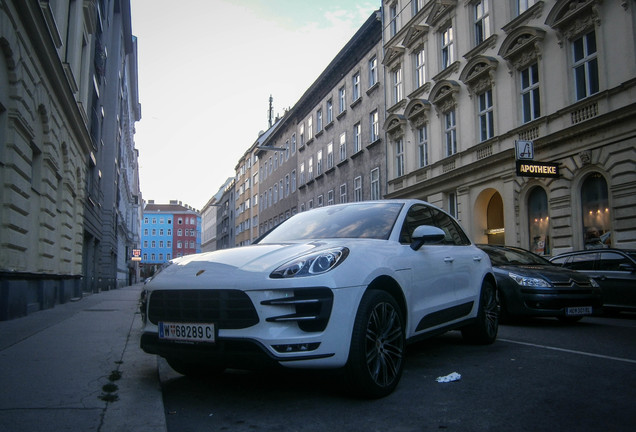 Porsche 95B Macan Turbo