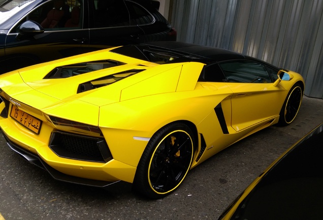 Lamborghini Aventador LP700-4 Roadster