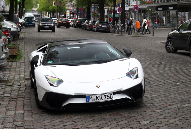 Lamborghini Aventador LP750-4 SuperVeloce Roadster