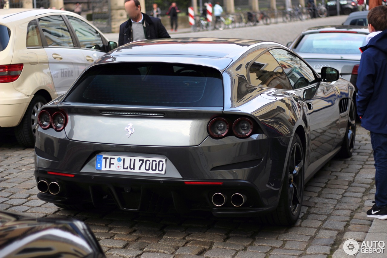 Ferrari GTC4Lusso