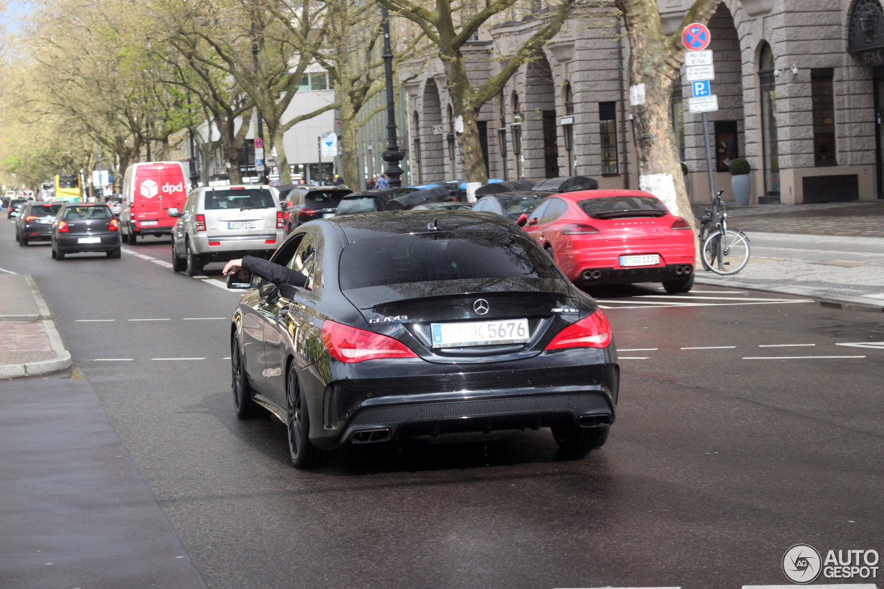 Mercedes-Benz CLA 45 AMG C117