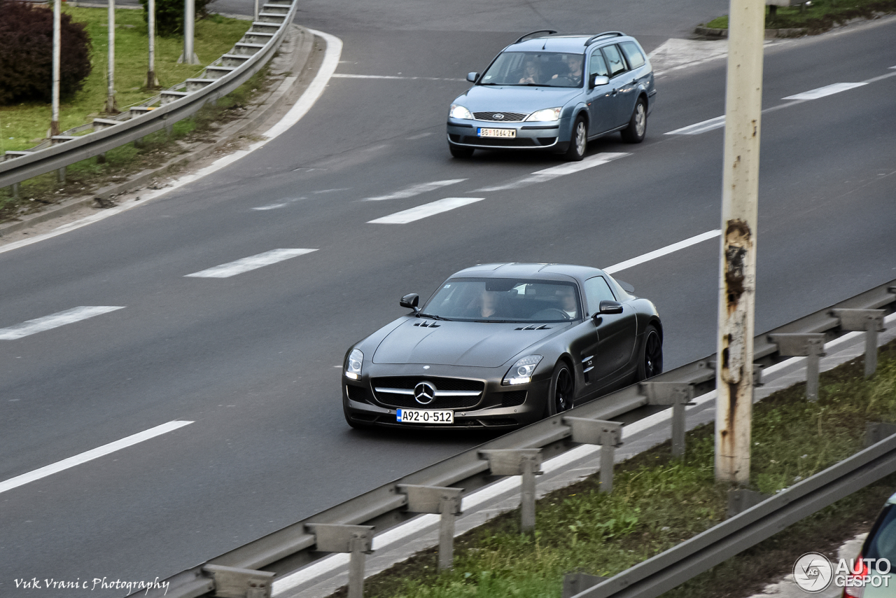 Mercedes-Benz SLS AMG