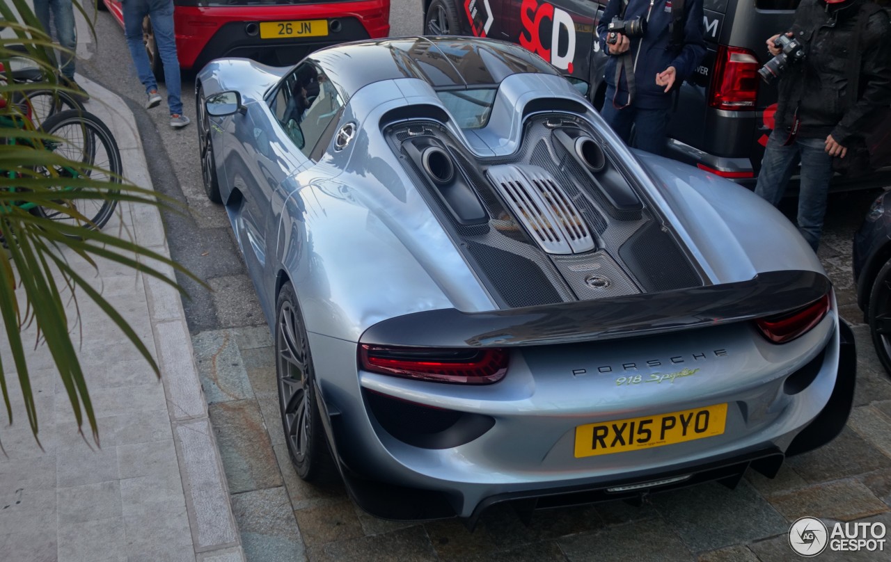 Porsche 918 Spyder Weissach Package