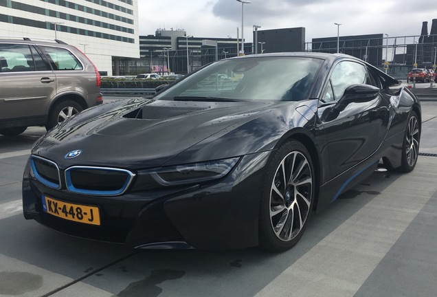 BMW i8