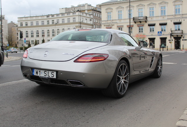 Mercedes-Benz SLS AMG