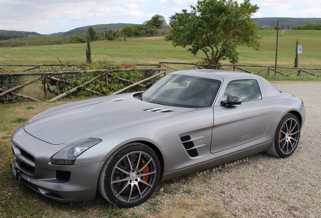 Mercedes-Benz SLS AMG