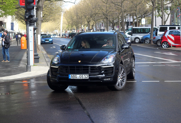 Porsche 95B Macan GTS