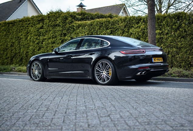 Porsche 971 Panamera Turbo