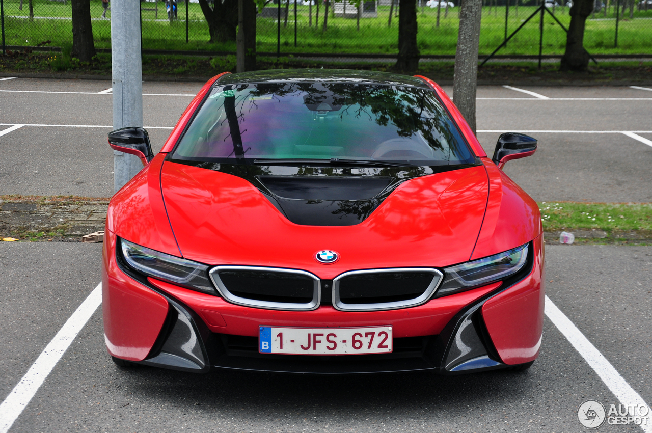 BMW i8 Protonic Red Edition