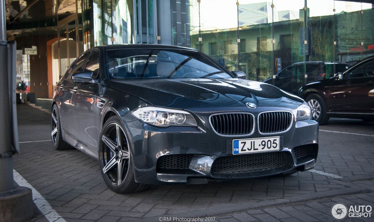 BMW M5 F10 2011