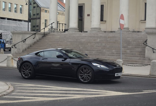 Aston Martin DB11