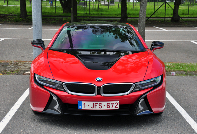 BMW i8 Protonic Red Edition