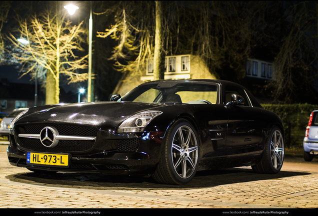 Mercedes-Benz SLS AMG