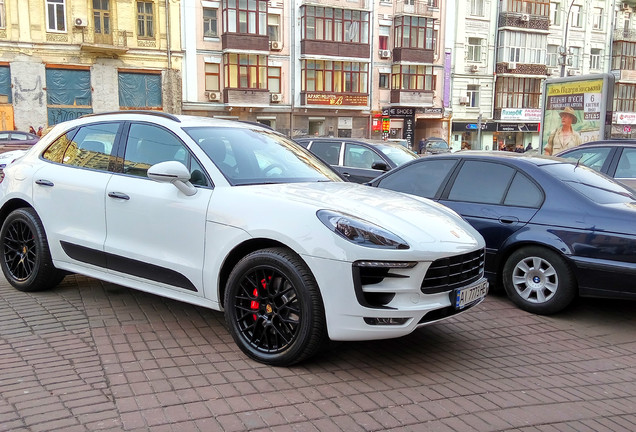 Porsche 95B Macan GTS