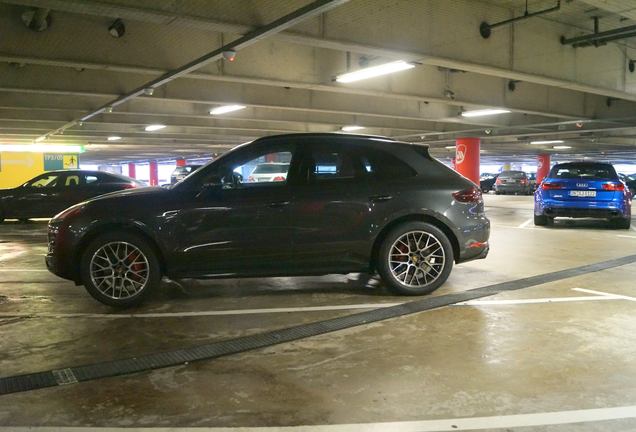 Porsche 95B Macan GTS