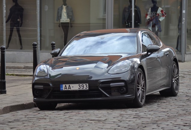 Porsche 971 Panamera Turbo