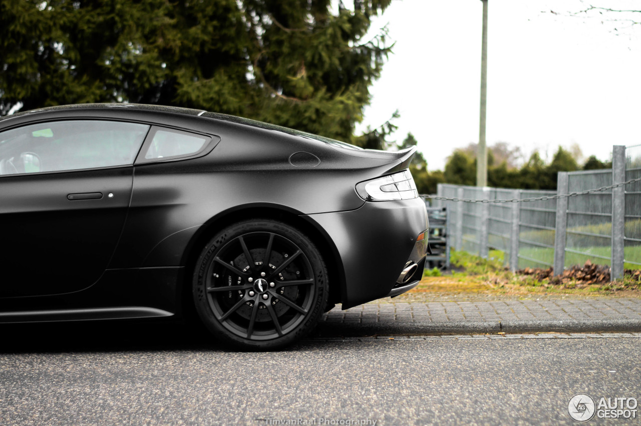 Aston Martin V12 Vantage S