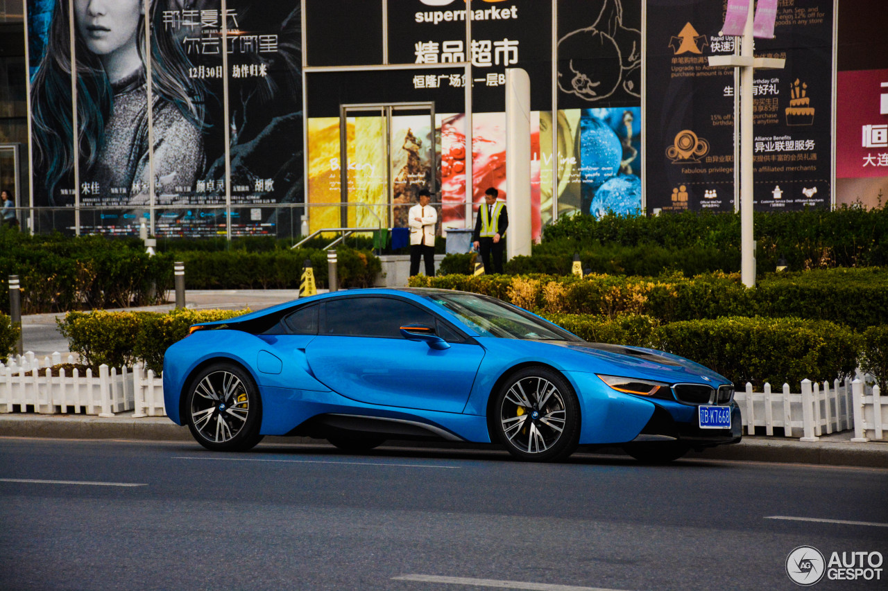 BMW i8