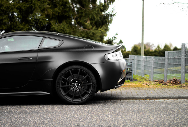 Aston Martin V12 Vantage S