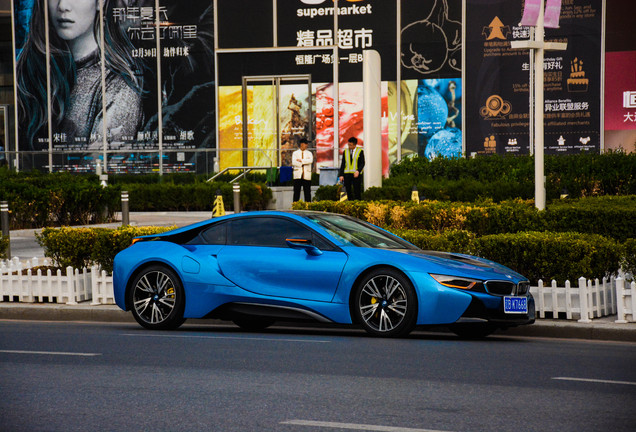 BMW i8