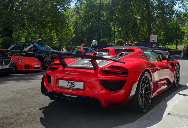 Porsche 918 Spyder Weissach Package