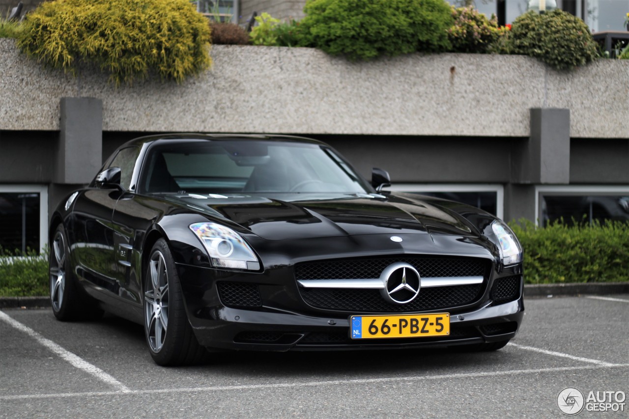 Mercedes-Benz SLS AMG