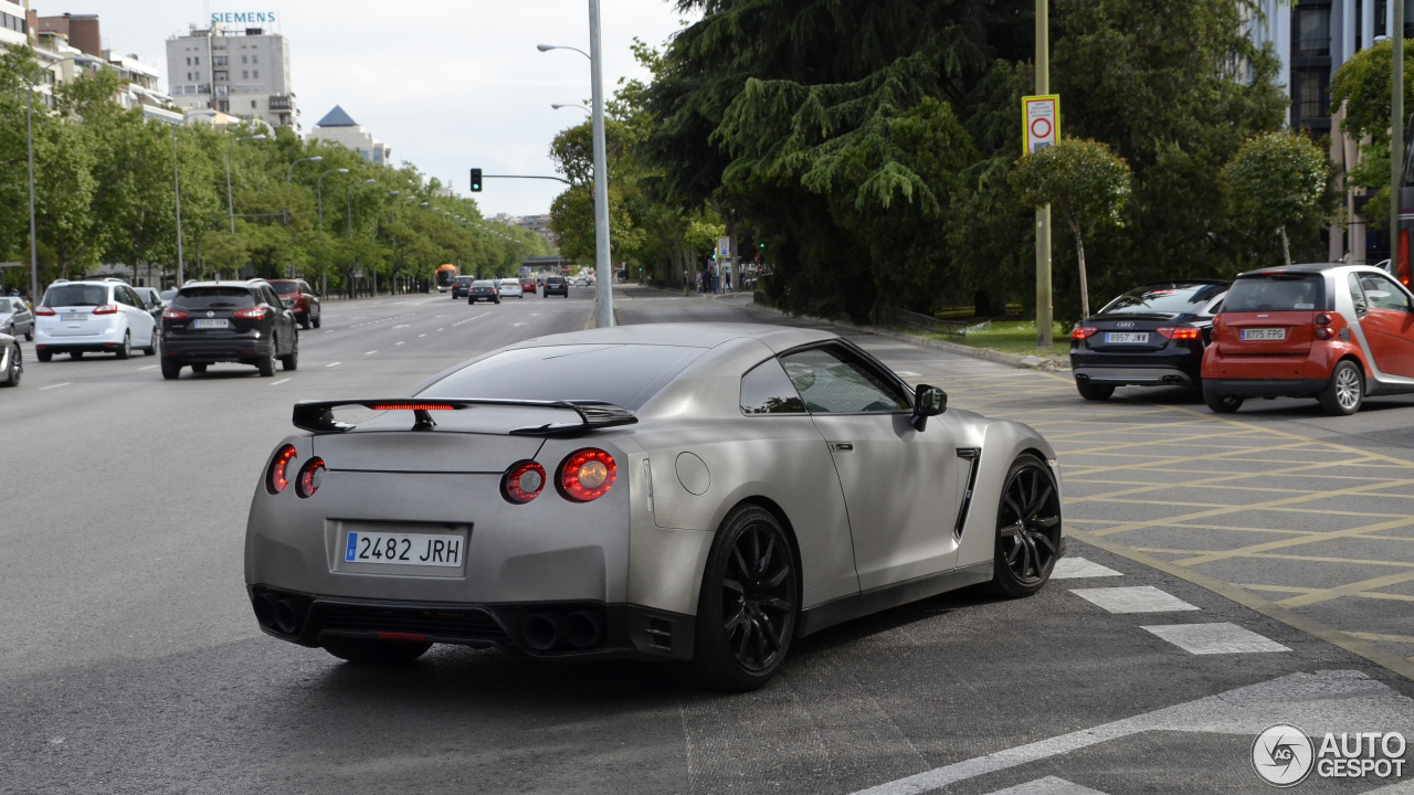 Nissan GT-R 2015