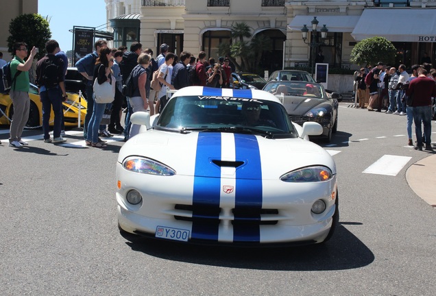 Dodge Viper GTS R