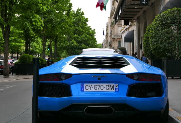 Lamborghini Aventador LP700-4